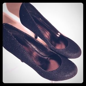 Chinese Laundry Black pumps